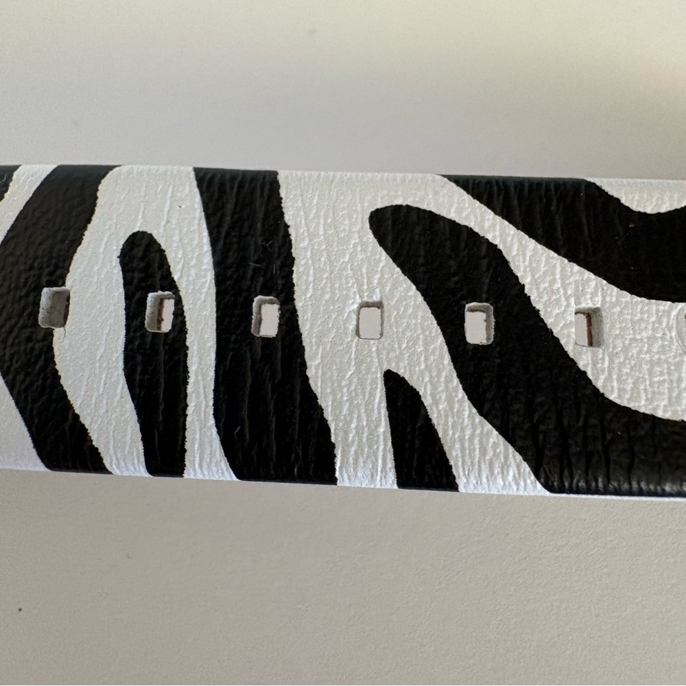 Michael Kors Channing Three Hand Zebra Print Leather Buckle Strap Closure Watch - Picture 11 of 16